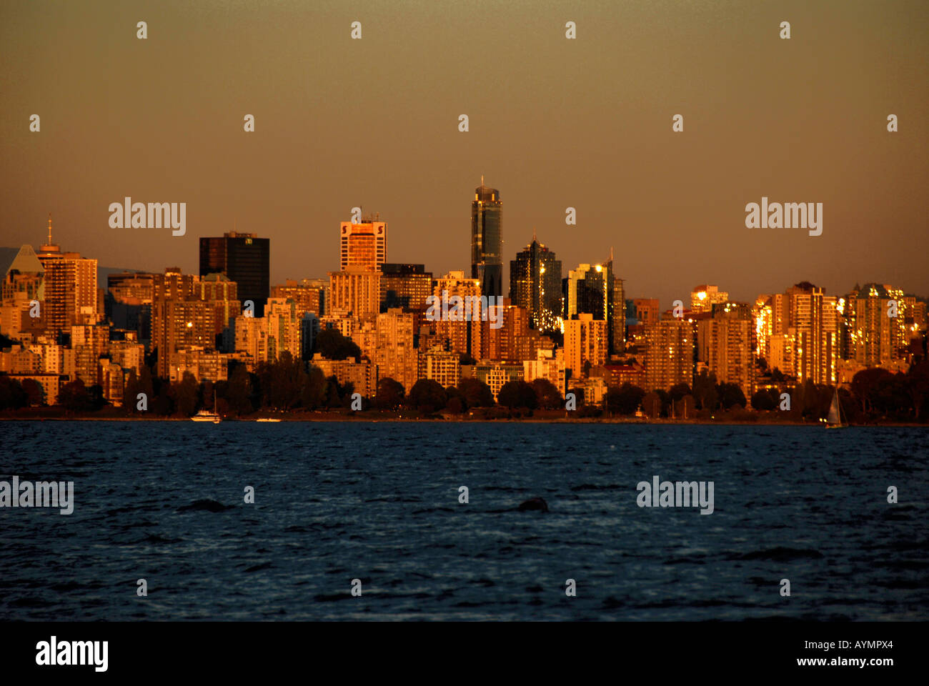 Stadtbild in der Abenddämmerung Vancouver British Columbia Kanada Stockfoto