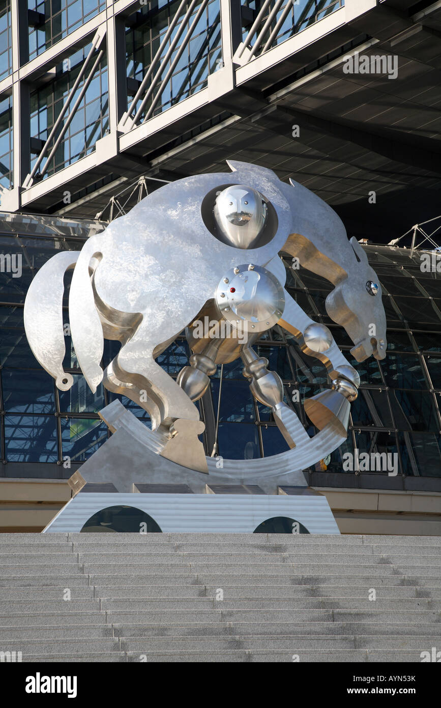 Europa Europa Deutschland Deutschland Berlin Mitte Hauptbahnhof  Hauptbahnhof Rollen Pferd Stockfotografie - Alamy