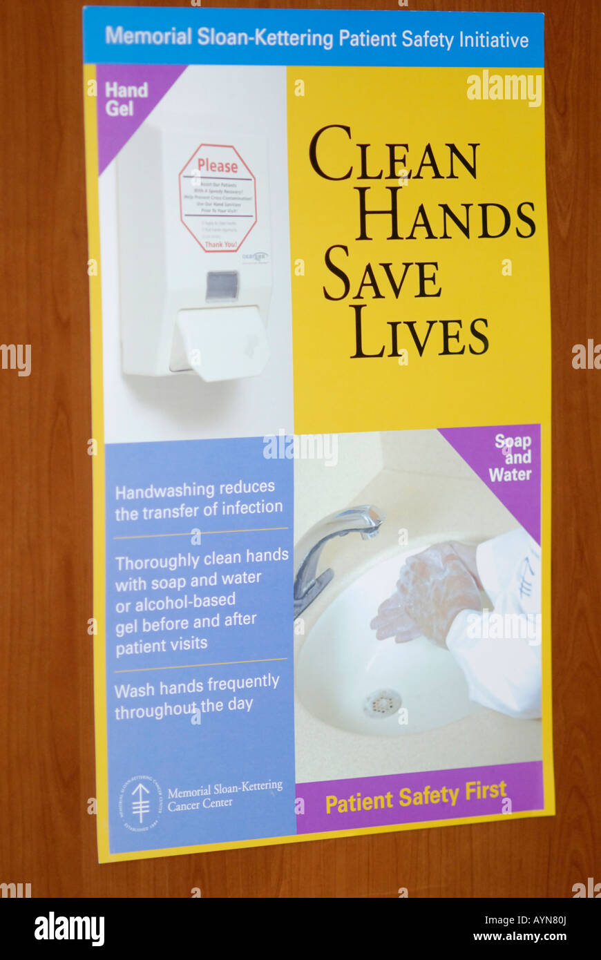 Ein Zeichen in einem Krankenhaus erinnert, Mitarbeiter und Besucher ihre Hände sauber zu halten Stockfoto