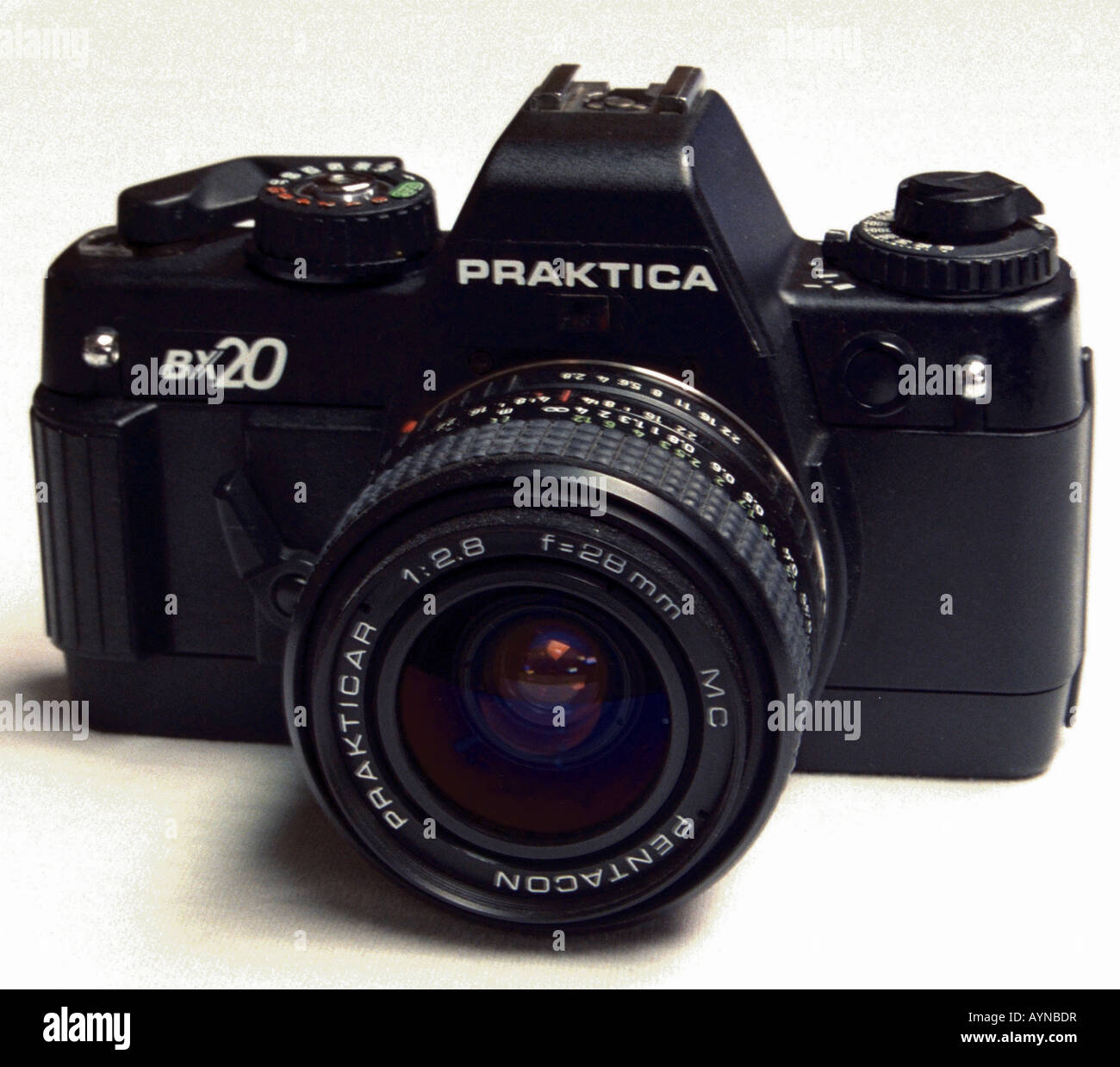 Appareil photo argentique Praktica BX20 + objectifs 50 mm et