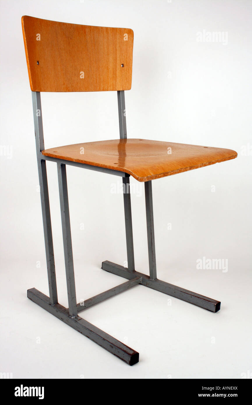 Einrichtung, Möbel, Stühle, holzgetäfelte Pupillenstühle, hergestellt vom Kombinat STILA Stendal, DDR, 1970er Jahre, Stockfoto