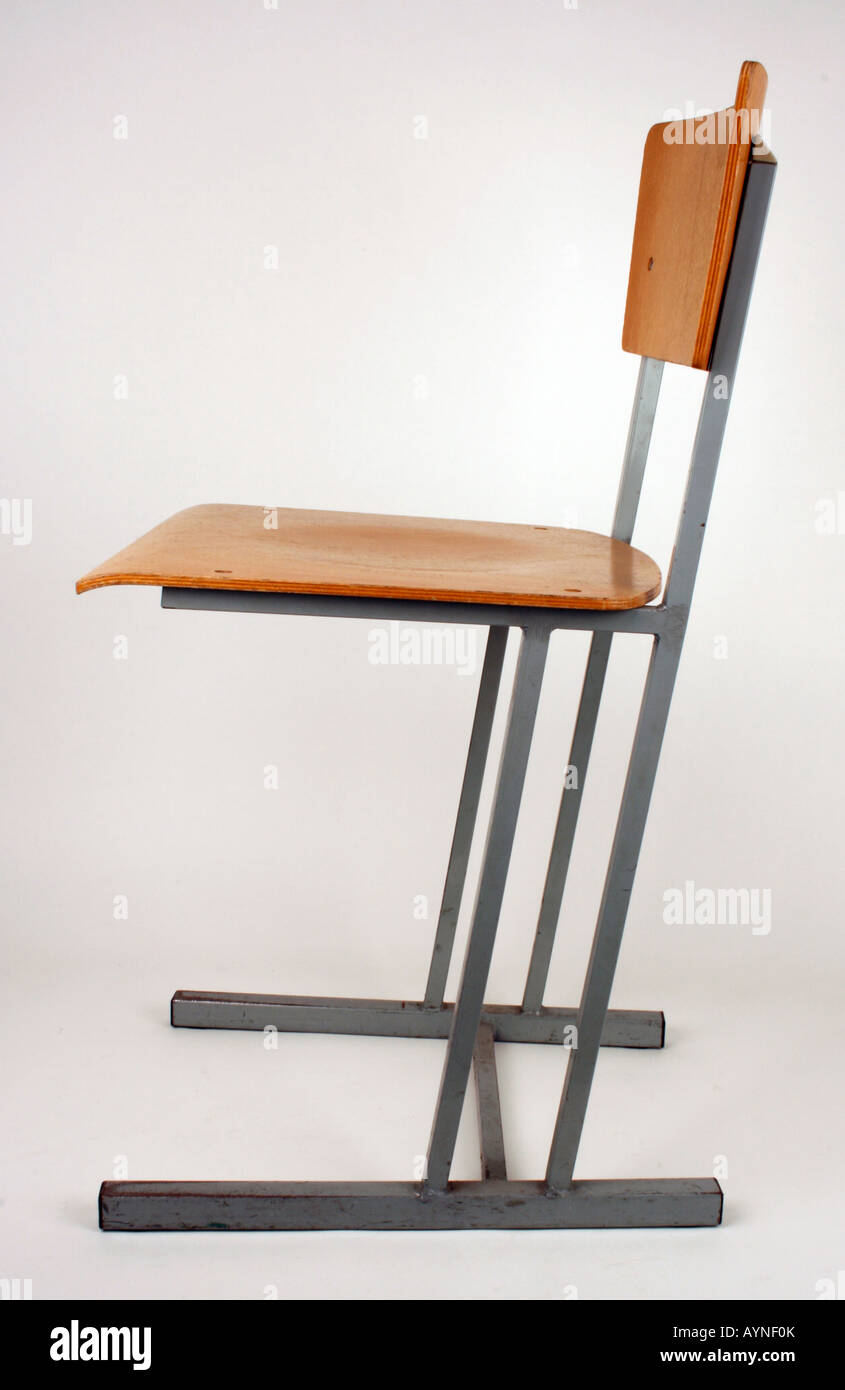 Einrichtung, Möbel, Stühle, holzgetäfelte Pupillenstühle, hergestellt vom Kombinat STILA Stendal, DDR, 1970er Jahre, Stockfoto