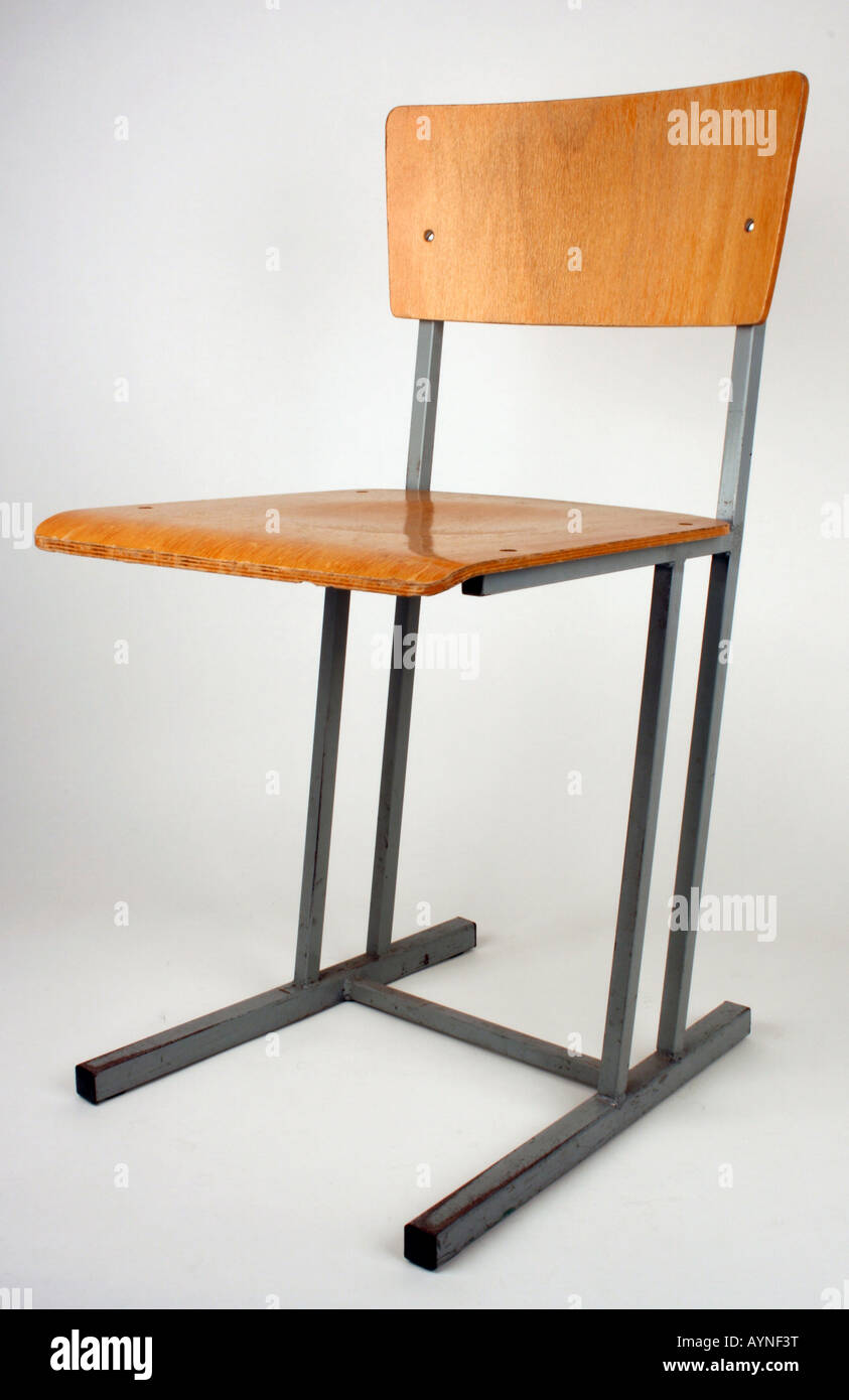 Einrichtung, Möbel, Stühle, holzgetäfelte Pupillenstühle, hergestellt vom Kombinat STILA Stendal, DDR, 1970er Jahre, Stockfoto