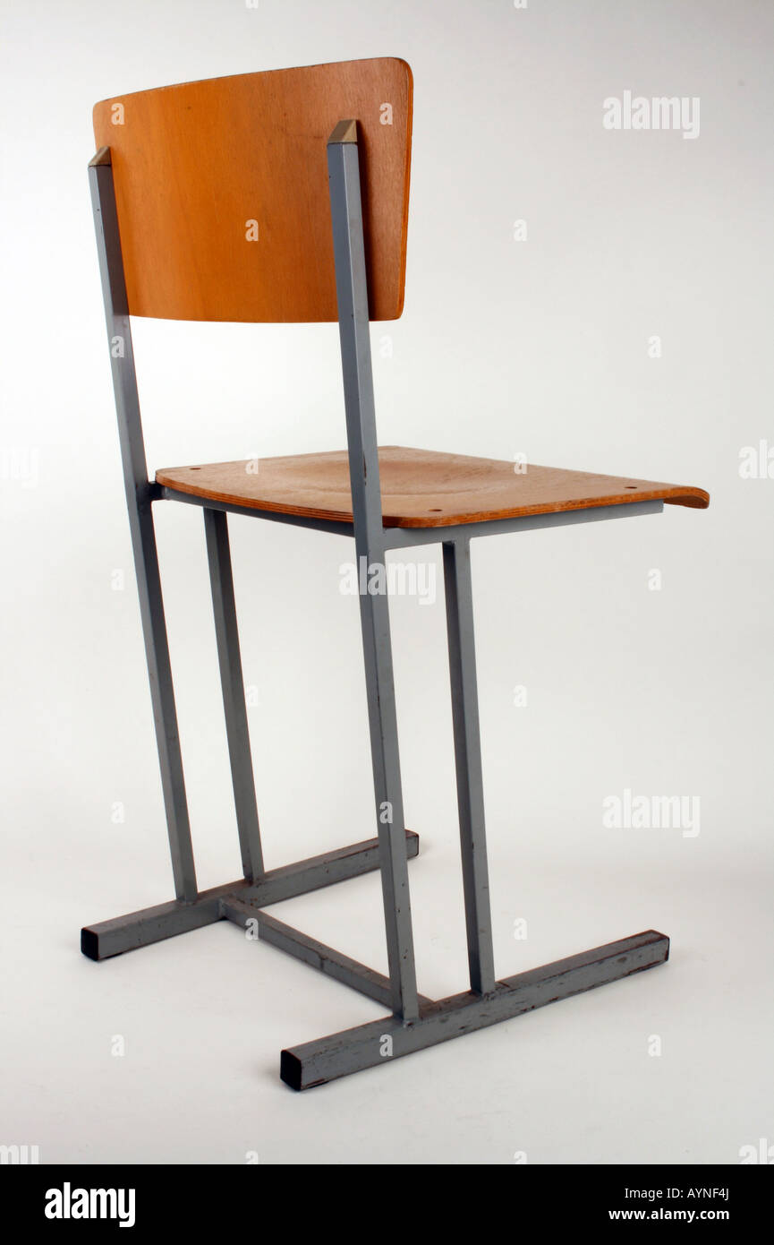Einrichtung, Möbel, Stühle, holzgetäfelte Pupillenstühle, hergestellt vom Kombinat STILA Stendal, DDR, 1970er Jahre, Stockfoto