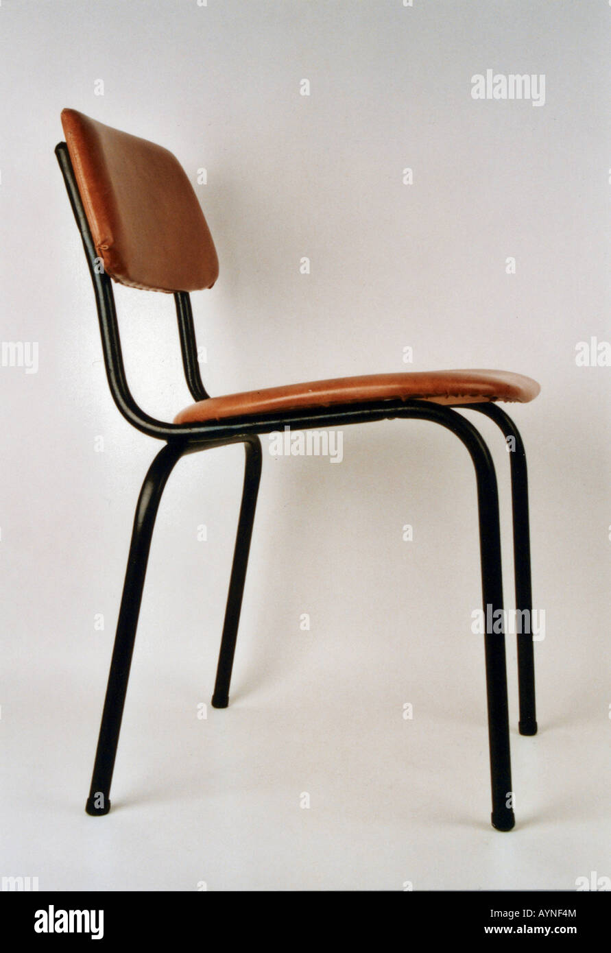Einrichtung, Möbel, Stühle, stapelbarer Stuhl Typ 3101 mit Kunstleder (MSB 62), hergestellt vom Kombinat "Wilhelm Pieck" (MSB 62) des Kombinats Statima Stendal, DDR, 1959, 1960, Stockfoto