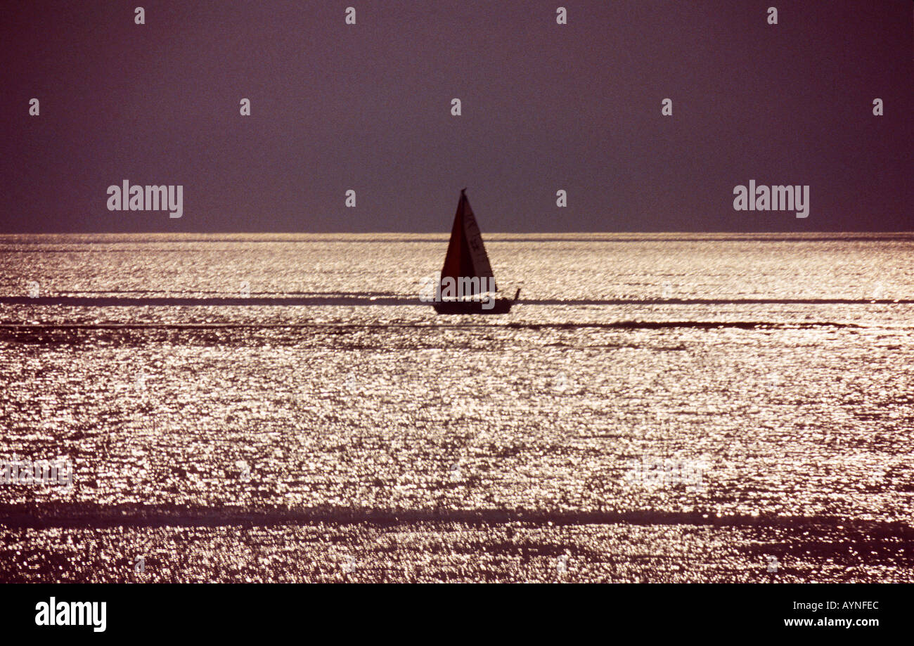 Yacht, Weg am Meer See Schottland UK Nordwesteuropa Stockfoto