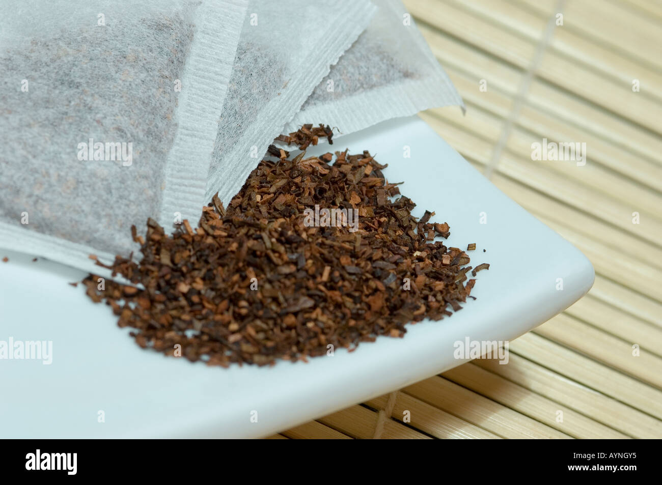 Losen Redbush Tee und Teebeutel Stockfoto, Bild 9800116 Alamy