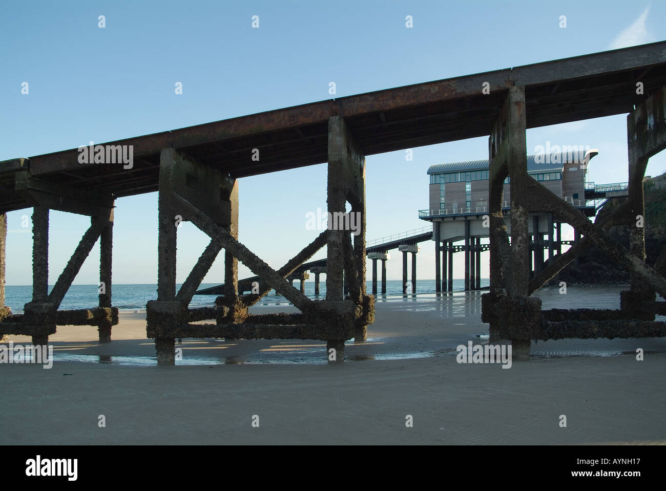Alten & neues Rettungsboot Helligen, Tenby 2005 Stockfoto