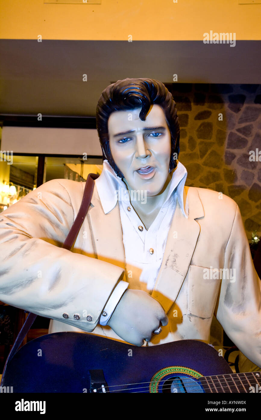 Detail-Skulptur von Elvis Presley in Dublin Pub Stockfoto