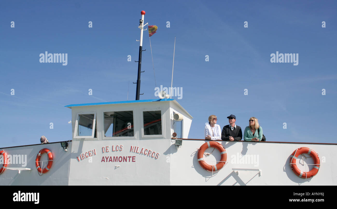 Fähre zwischen Villa Real de Santo Antonio Portugal und Spanien Ayamonte. Es trägt Passagiere und Autos. Es takes15mins ca. Stockfoto