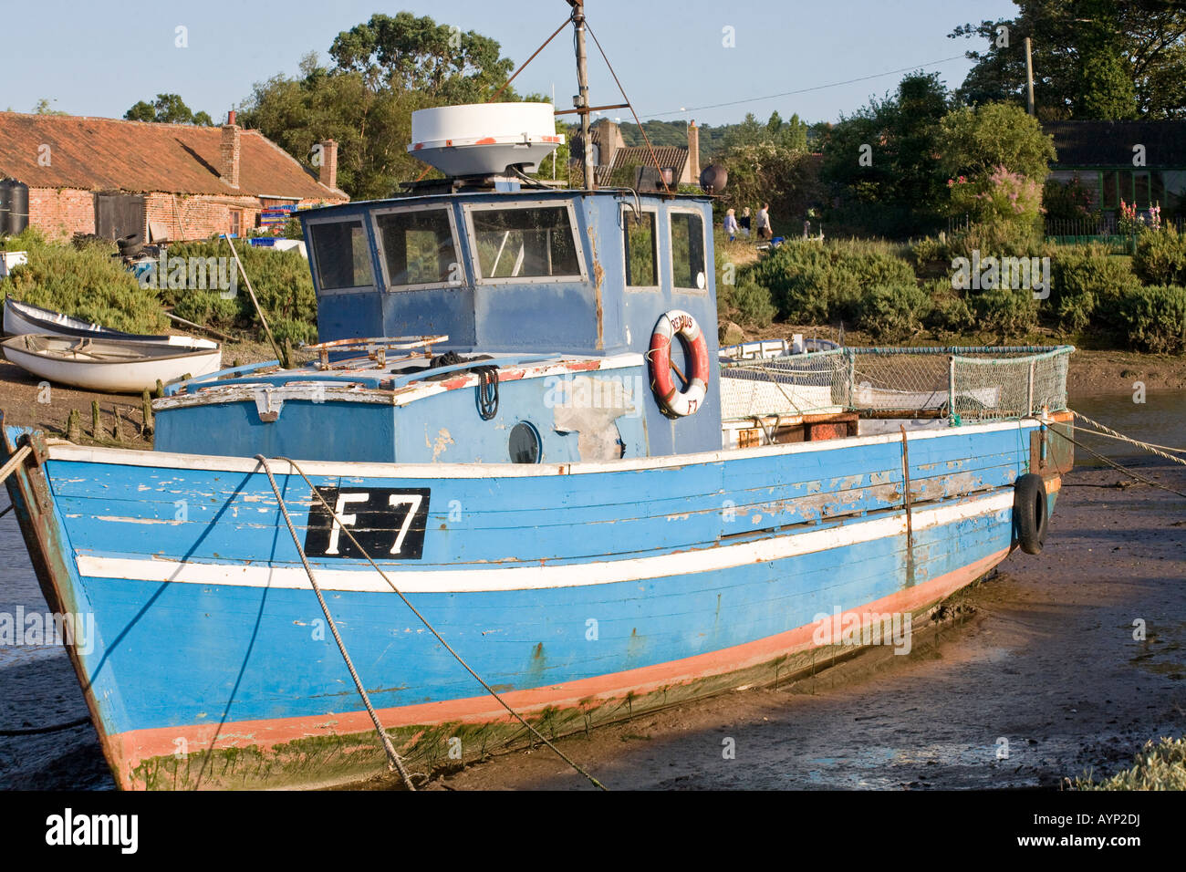 Altes Fischerboot an Brancaster Staithe North Norfolk in England Stockfoto