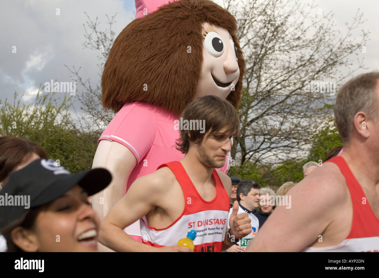 Flora London Marathon 2008 Kostüm Kostüm Läufer Geld für wohltätige Zwecke zu sammeln Stockfoto