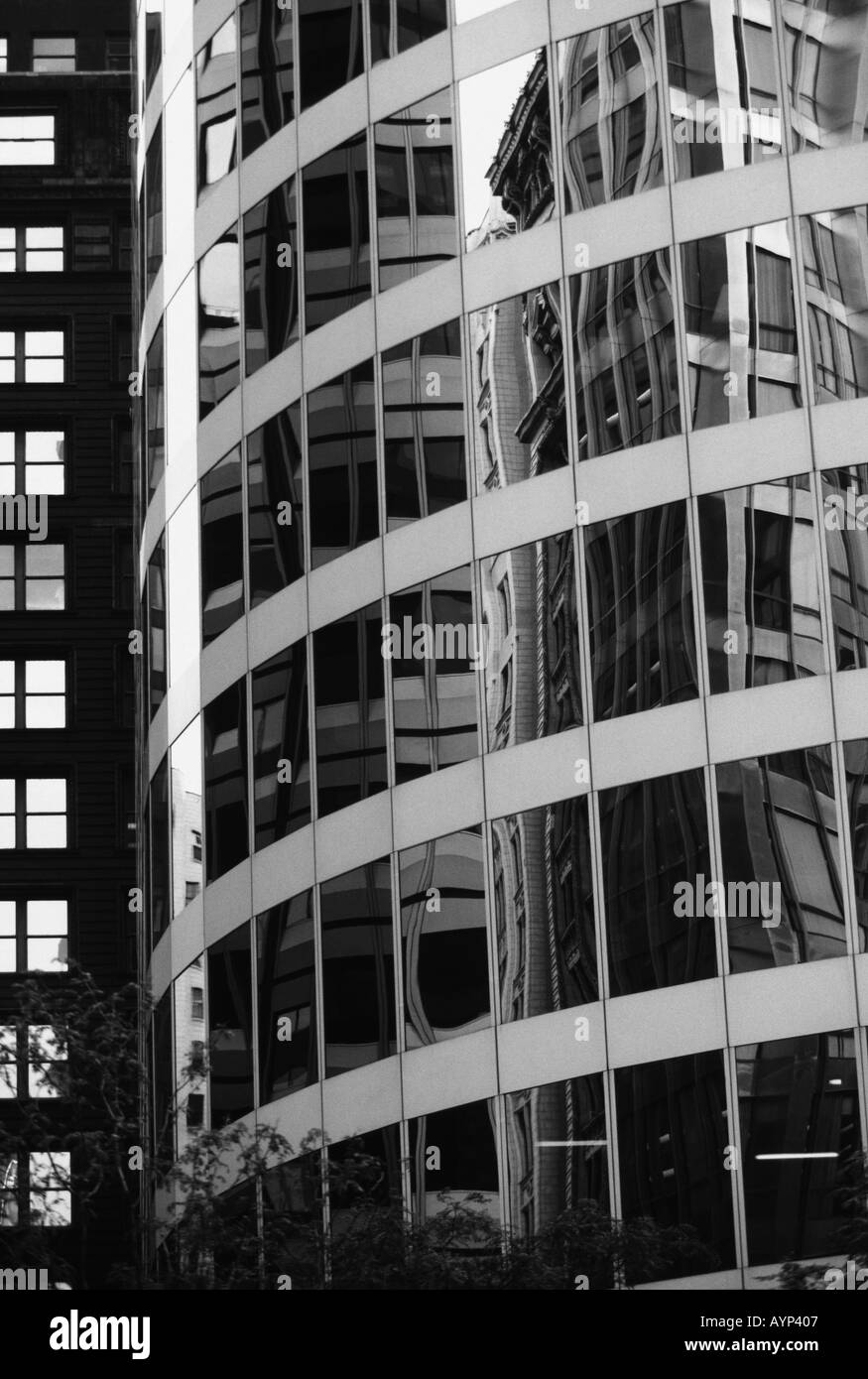 Schwarz-weiß Foto von high rise Office Tower in der Innenstadt von Chicago Illinois USA Stockfoto