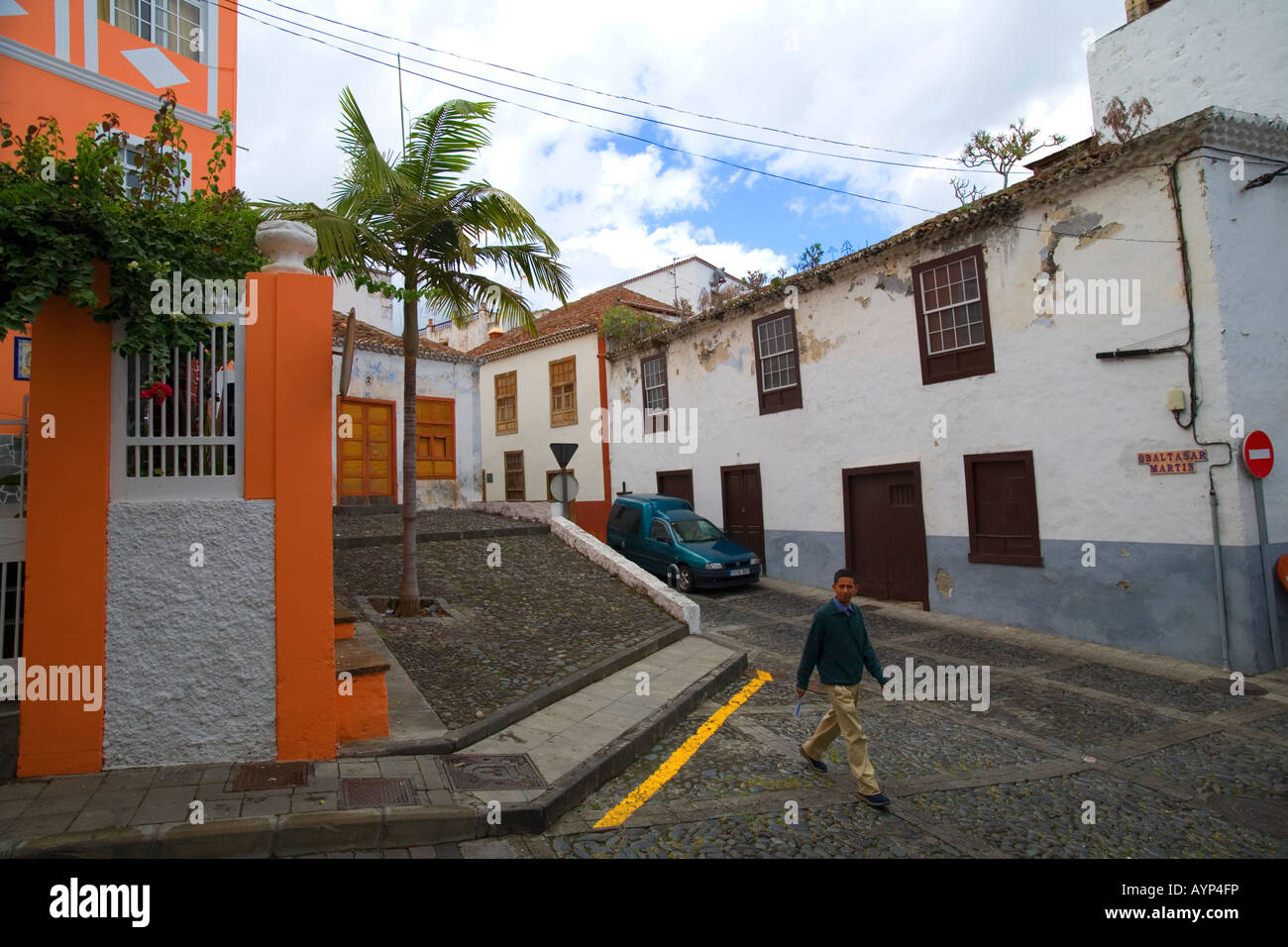 Alte und neue Häuser in Santa Cruz Stockfoto