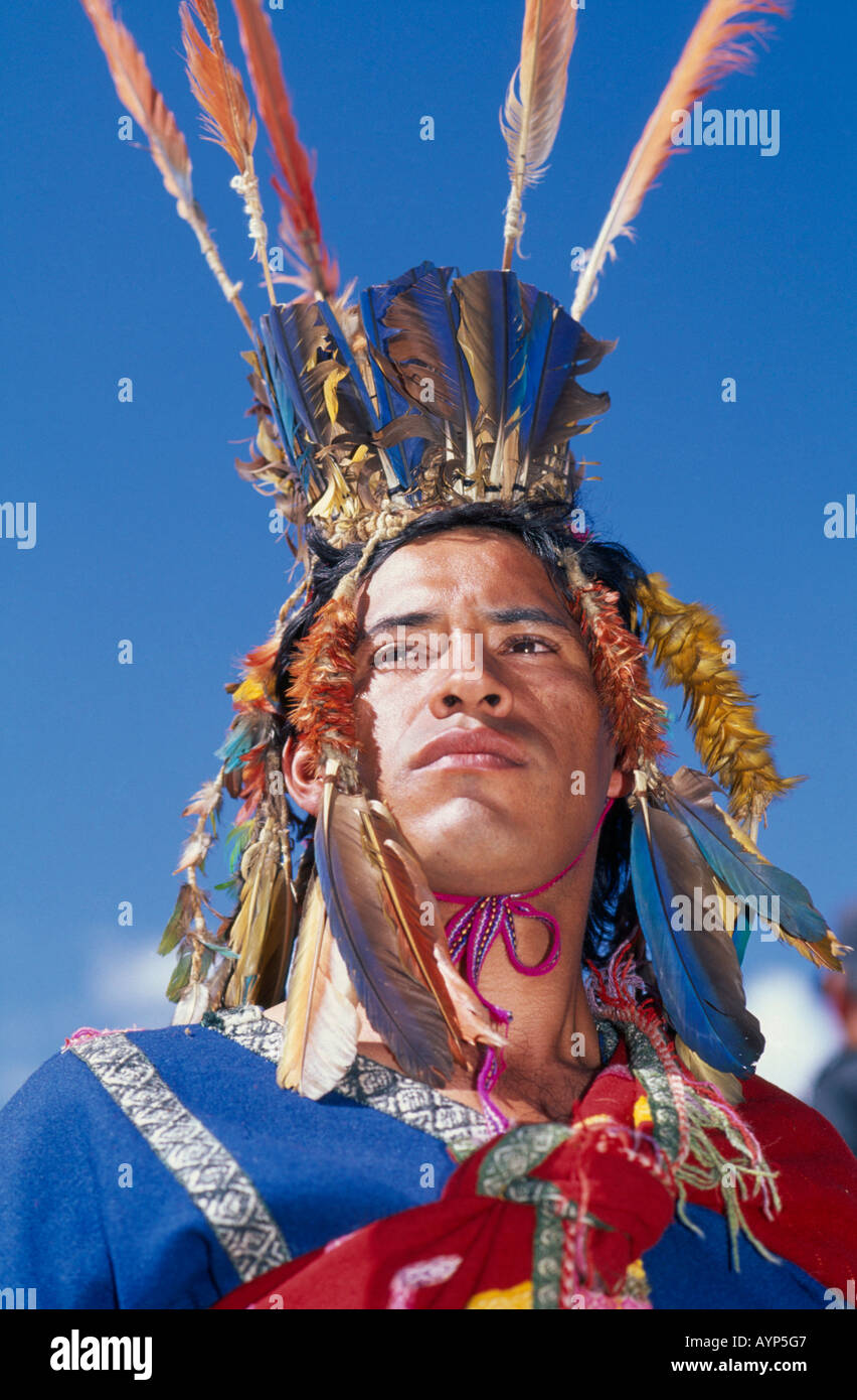 PERU Südamerika Cuzco männliche Figur in Tracht und Federschmuck Inti Raymi Inka Festival der Sonne Stockfoto