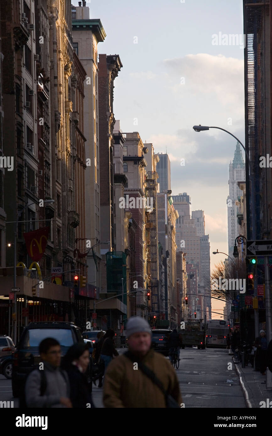 Blick hinunter Broadway in Noho Gegend von New York City Stockfoto