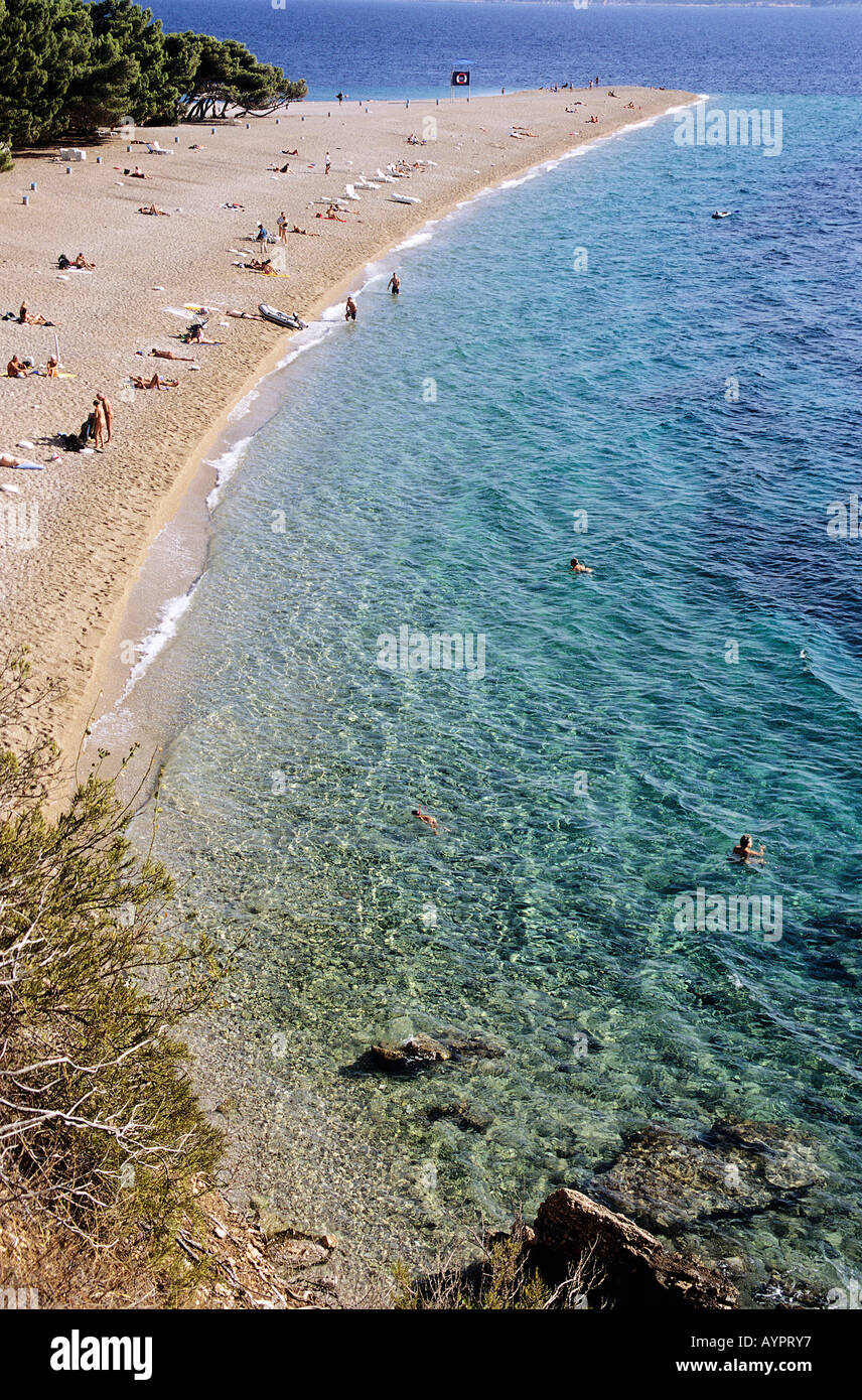 Leute, Sonnenbaden am Strand Zlatni Rat Bol Stockfoto