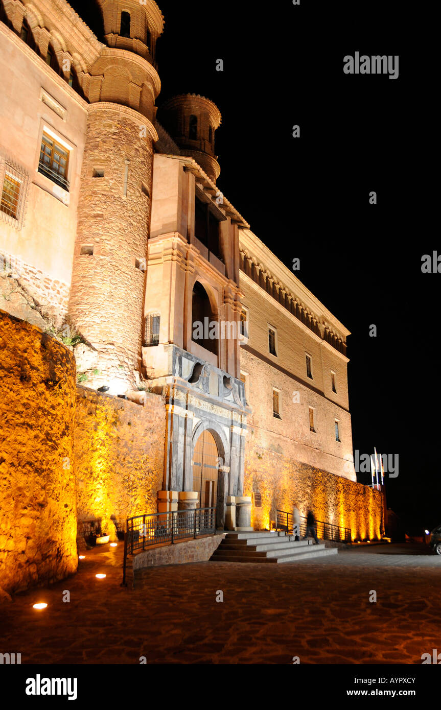 Palacio del Papa Luna (Benedikt XIII Palast) bei Nacht, Illueca, Zaragoza Provinz, Aragón, Spanien, Europa Stockfoto