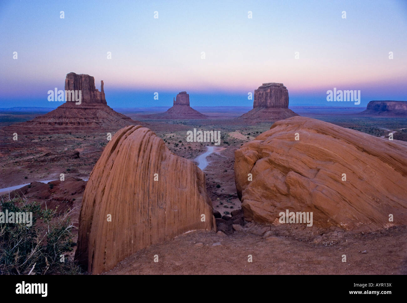 Die Fäustlinge Felsformation im Morgenlicht, Monument Valley, Arizona, USA Stockfoto