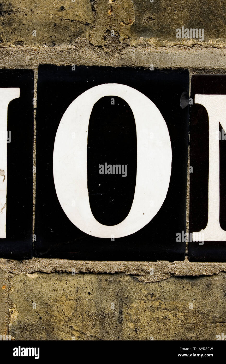 Der Buchstabe O vom Straßenschild London England UK Stockfoto