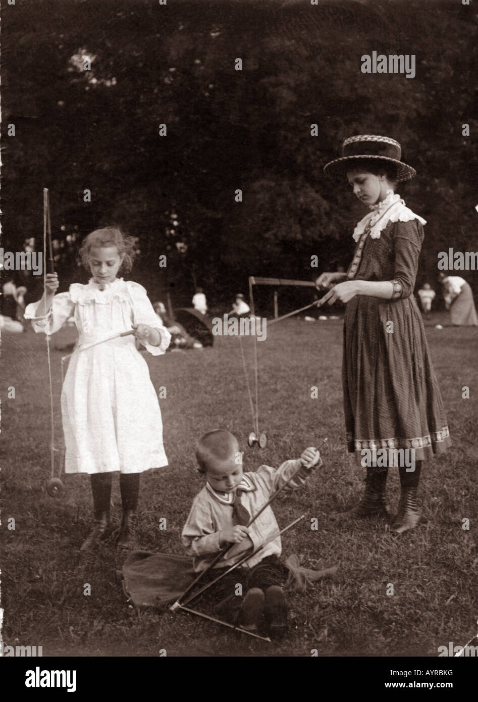 Kinder am Treptower Park im Jahre 1910, Berlin, Deutschland Stockfoto