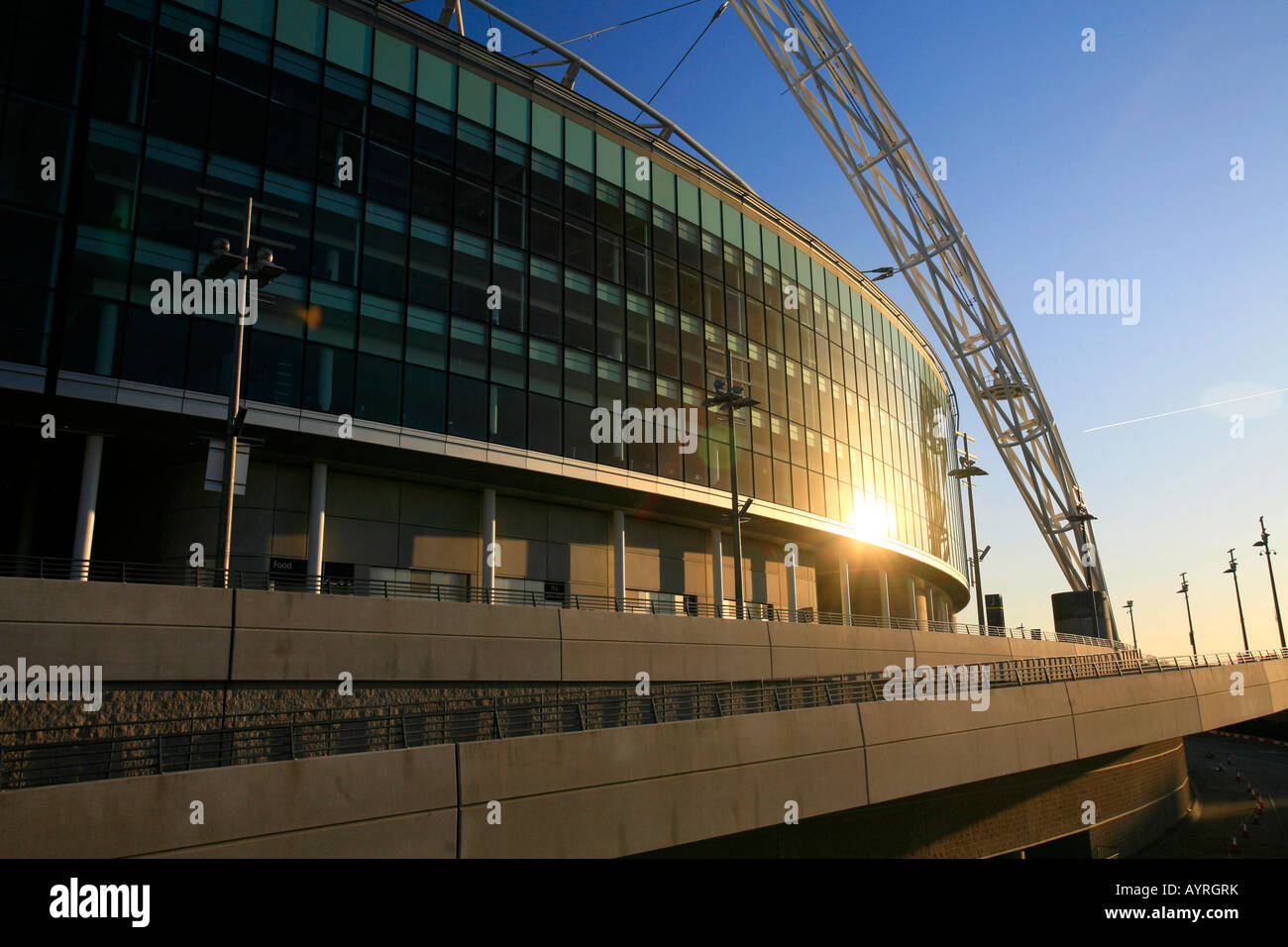Wembley-Stadion in der Abendsonne, London, England, UK Stockfoto