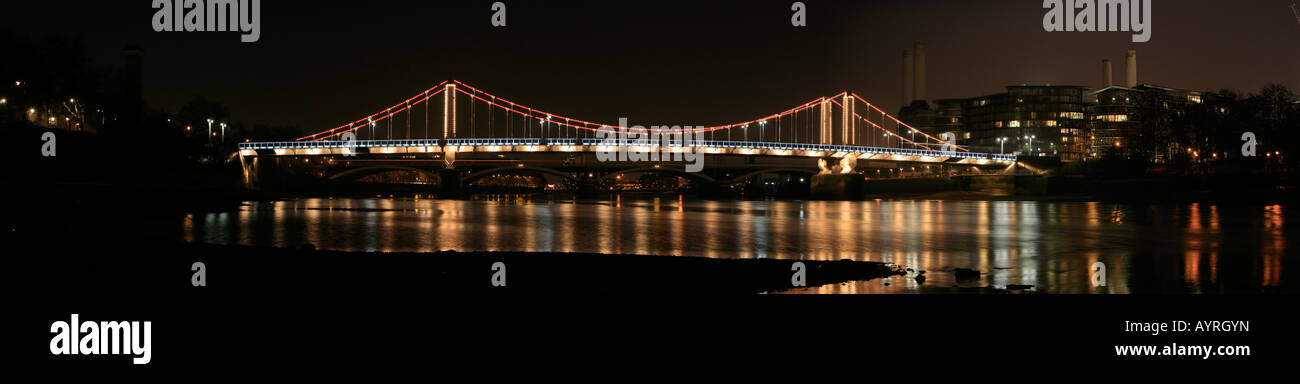 Panoramablick auf der Chelsea Brücke aus Chelsea Embankment, London, England, UK Stockfoto