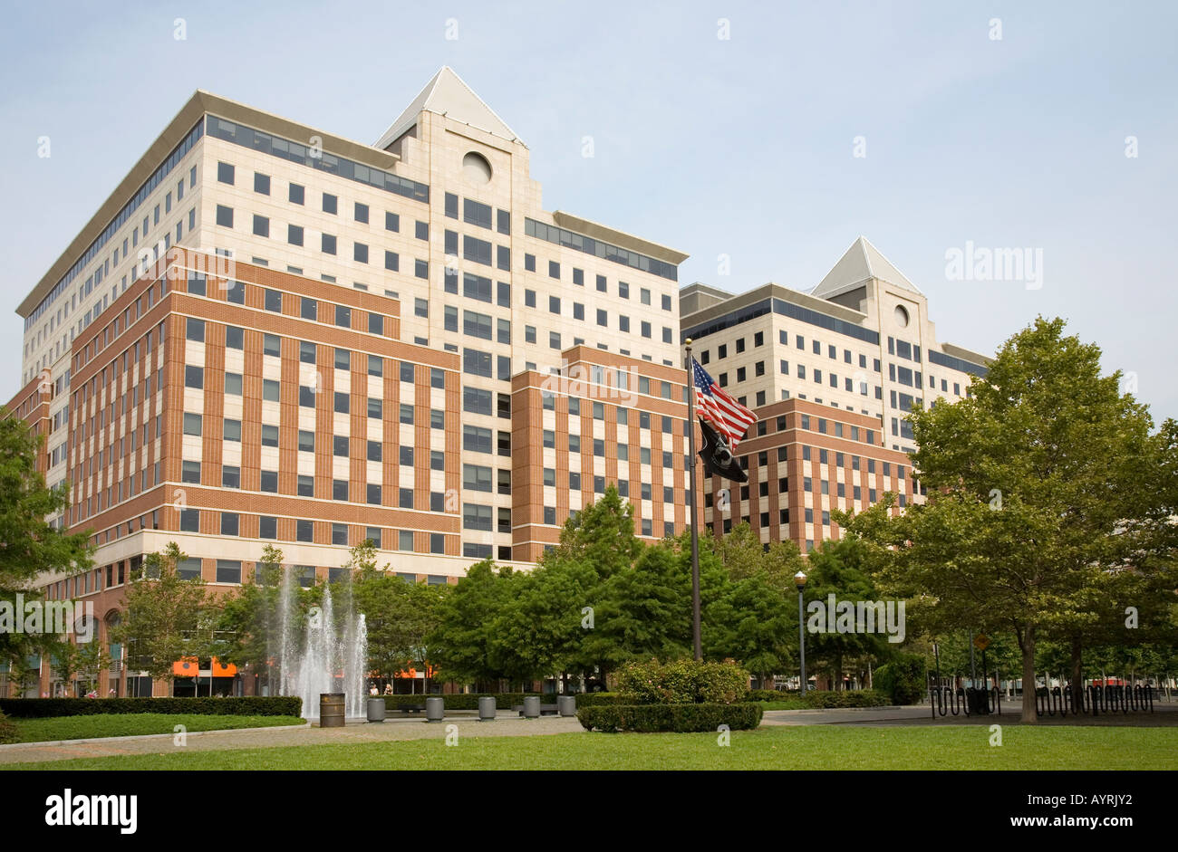 Die Twin Waterfront Corporate Gebäude in Hoboken, New Jersey, USA. Stockfoto