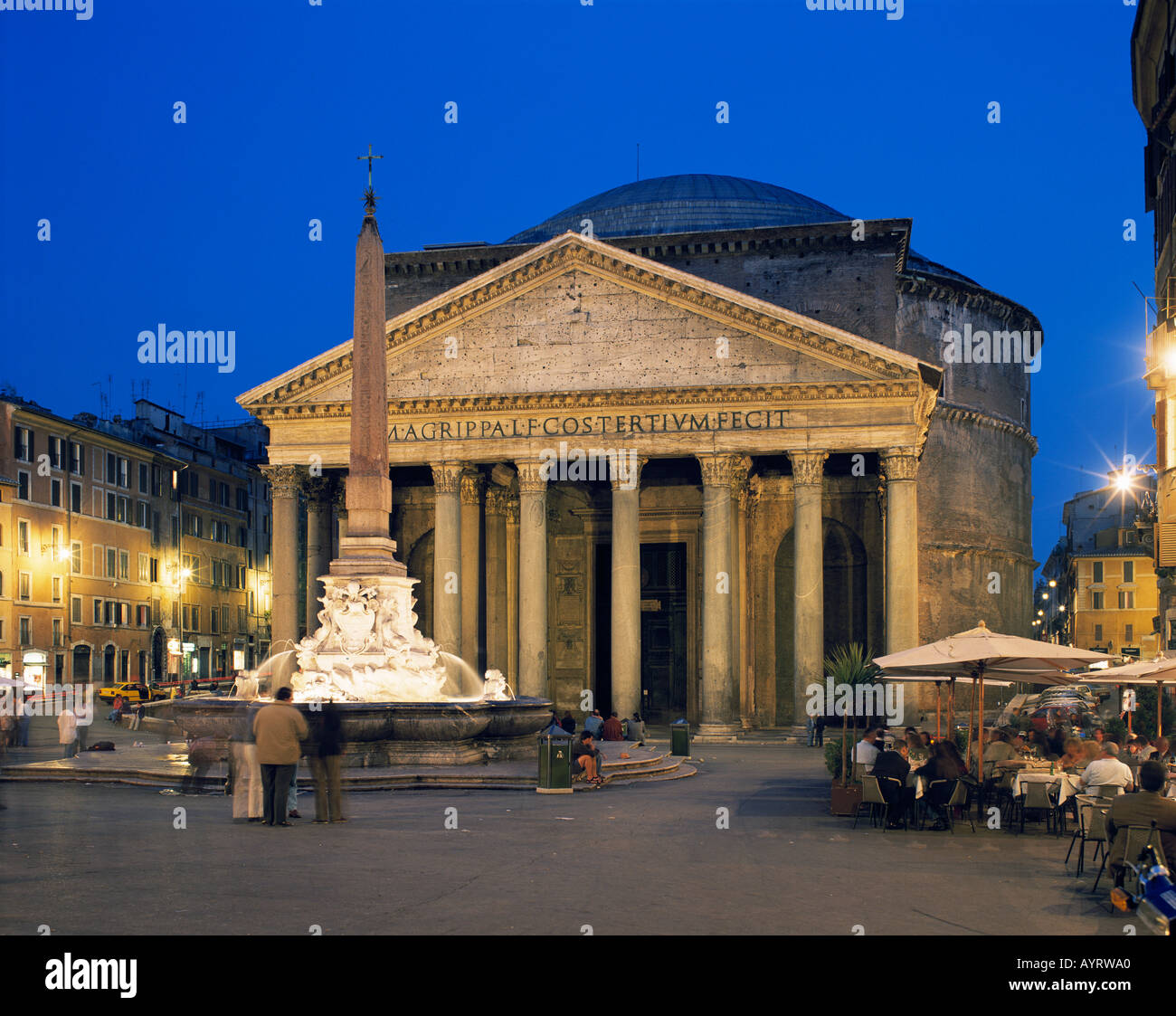 Pantheon in Rom Bei Nacht Stockfoto