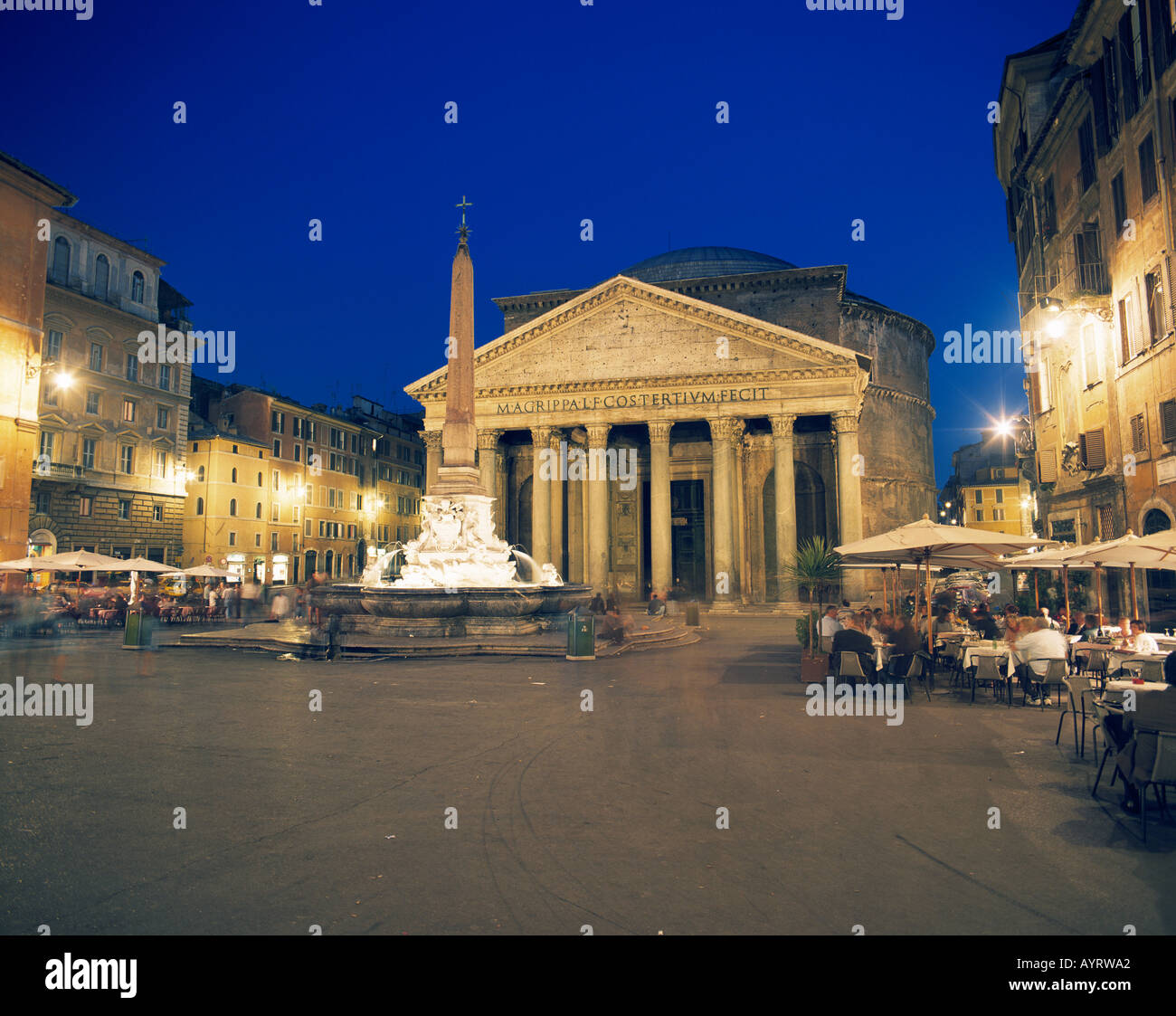 Pantheon in Rom Bei Nacht Stockfoto