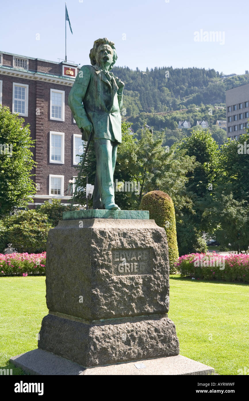 Statue des Komponisten (Edward) Edvard Grieg in einem Park in Bergen, Norwegen Stockfoto