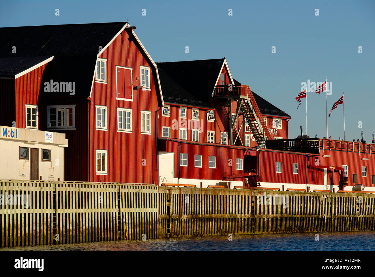 Roten Rorbuer hölzernen Fischerhäusern, Henningsvær, Lofoten, Norwegen Stockfoto