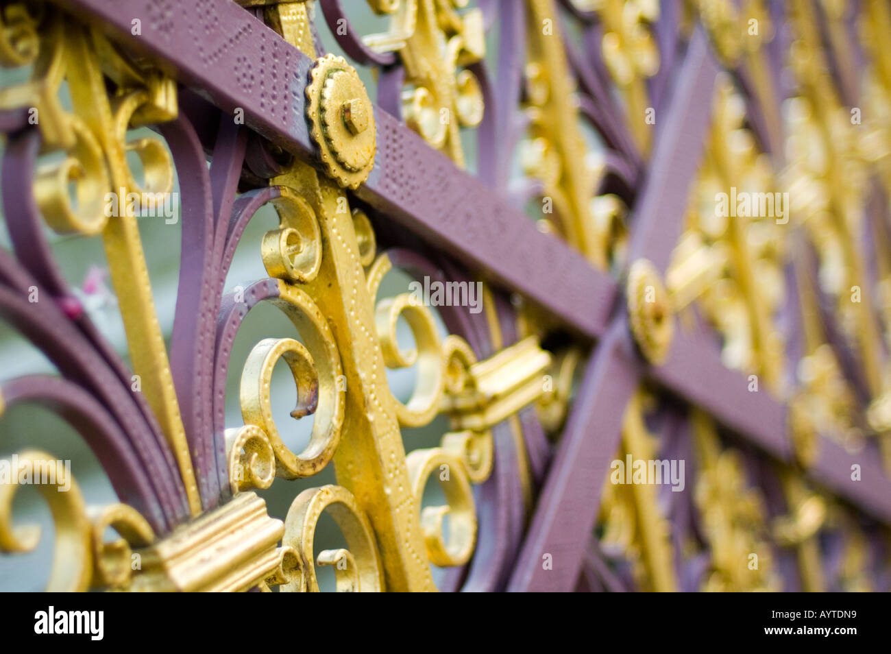 Zaun um Albert Memorial London UK Stockfoto