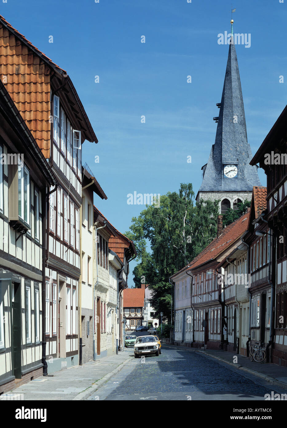 Blick in Eine Straße Mit Fachwerkhaeusern, Muensterkirche, Northeim, Rhume, Leinetal, Niedersachsen Stockfoto