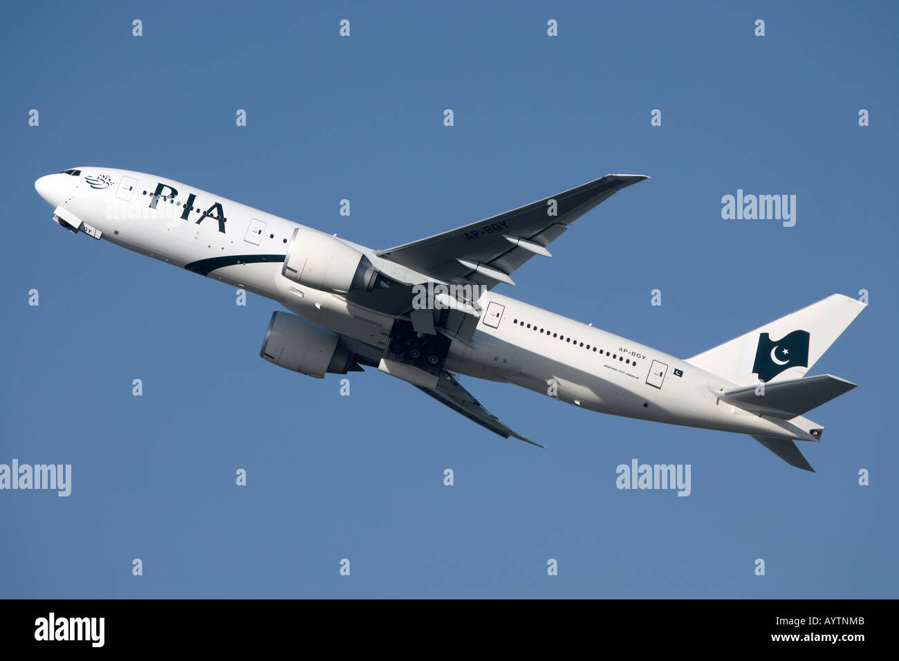 PIA Pakistan International Airlines Boeing 777 Triple seven Stockfotografie  - Alamy