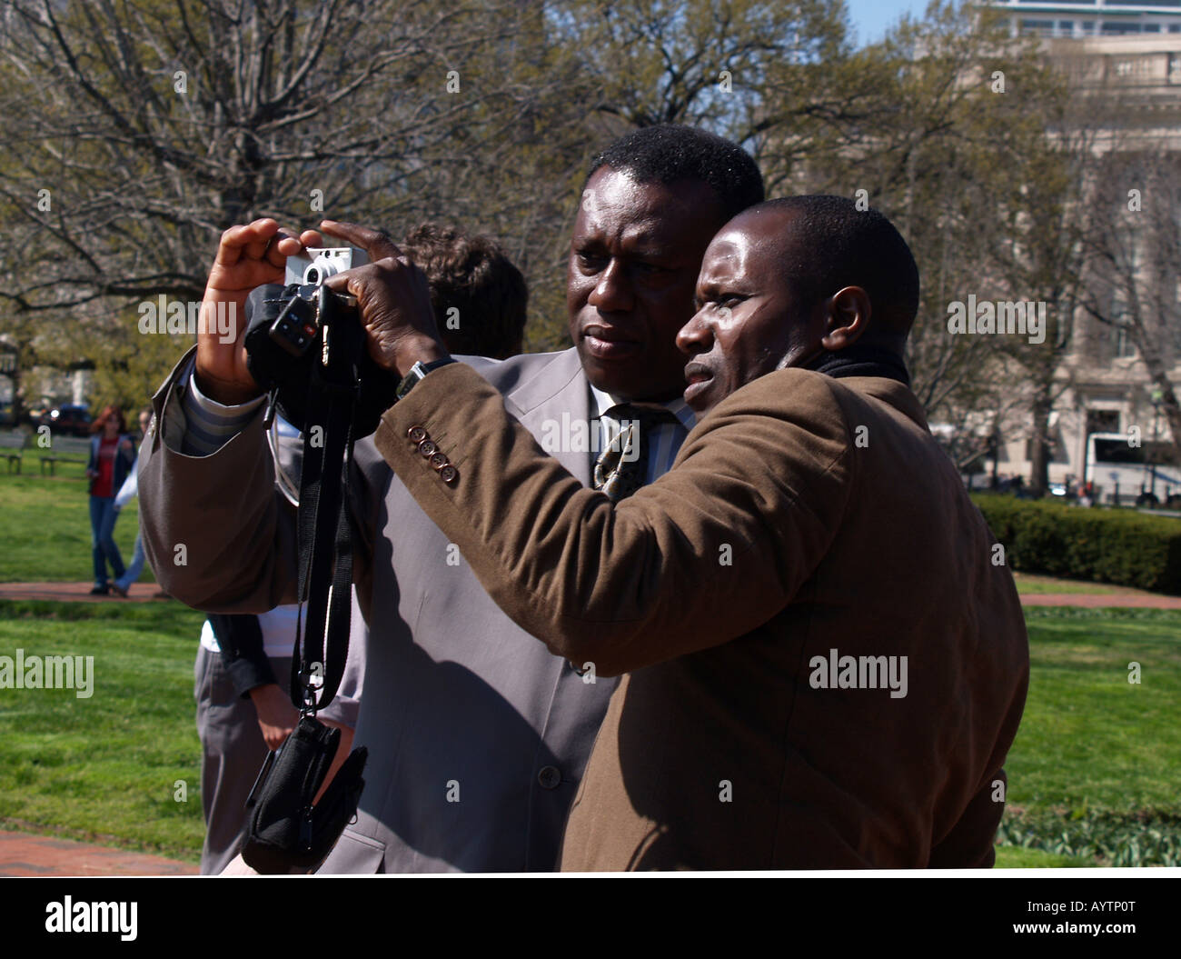 Touristen, die Komposition einer Momentaufnahme von The White House in Lafayette Park, Washington, D.C., USA Stockfoto