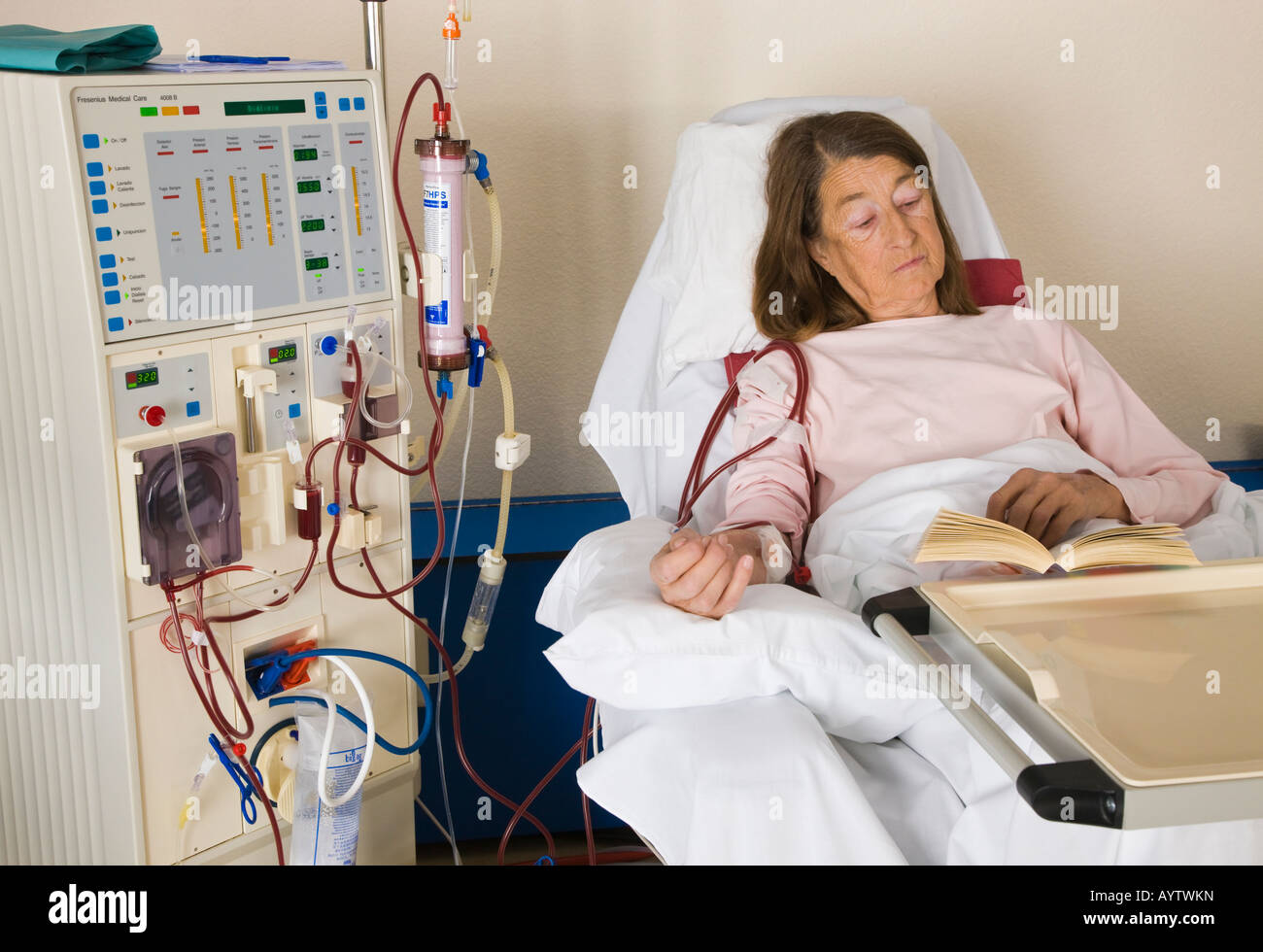 Frau Patienten DialyseSitzung Stockfotografie Alamy
