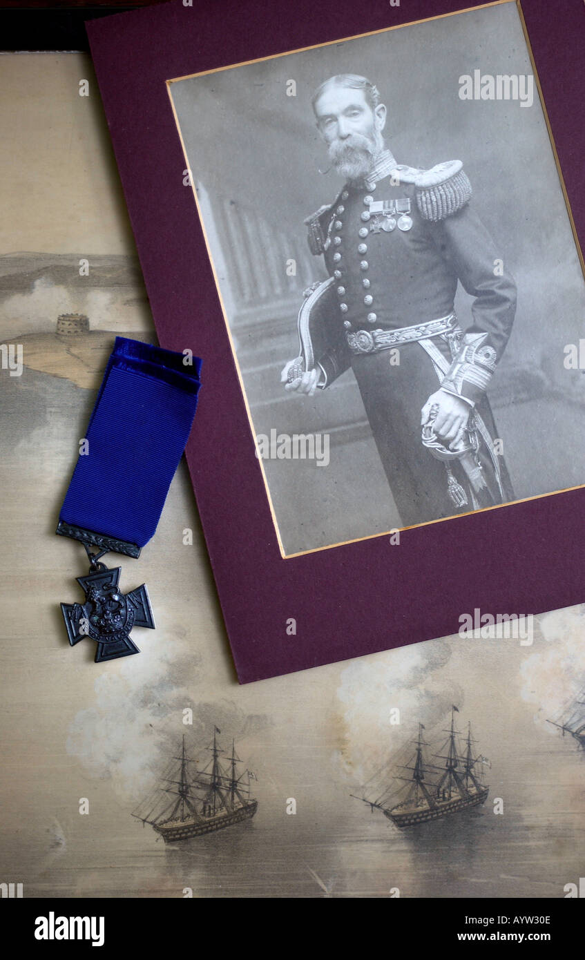 RE REAR ADMIRAL SIR CHARLES DAVIS LUCAS 1834 1914 VERGEBEN DIE ERSTE VICTORIA CROSS EIN REPLIKAT DES VC Stockfoto