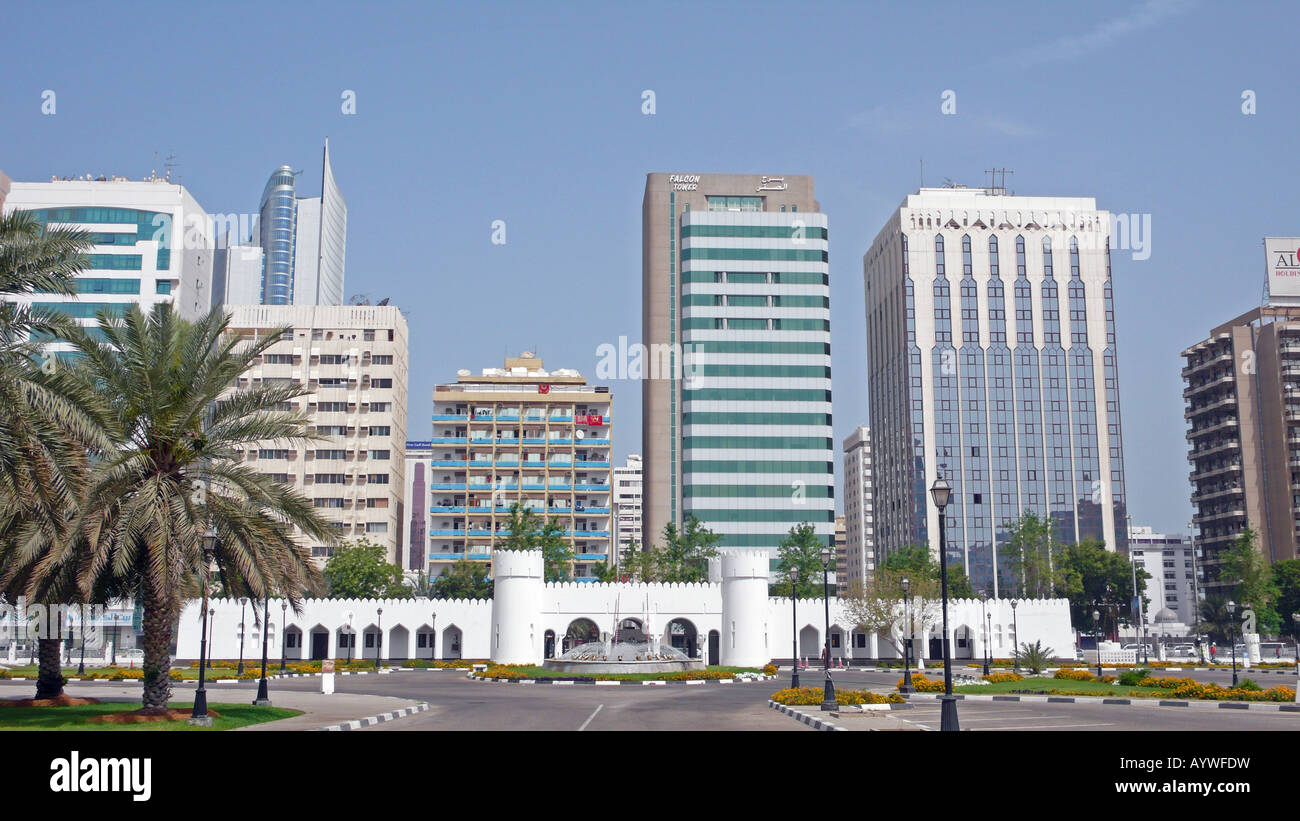 Teil von Qasr al Hosn, einer wichtigen Festung in Abu Dhabi, der Hauptstadt der Vereinigten Arabischen Emirate (VAE). Das Gebäude stammt aus dem Jahr 1761 und wurde renoviert Stockfoto