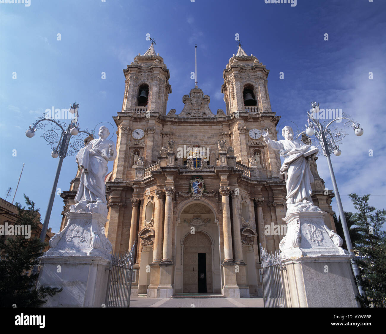 Barock, Pfarrkirche Ta Grazzia Mit Apostelfiguren bin Eingang, Zabbar, Malta Stockfoto