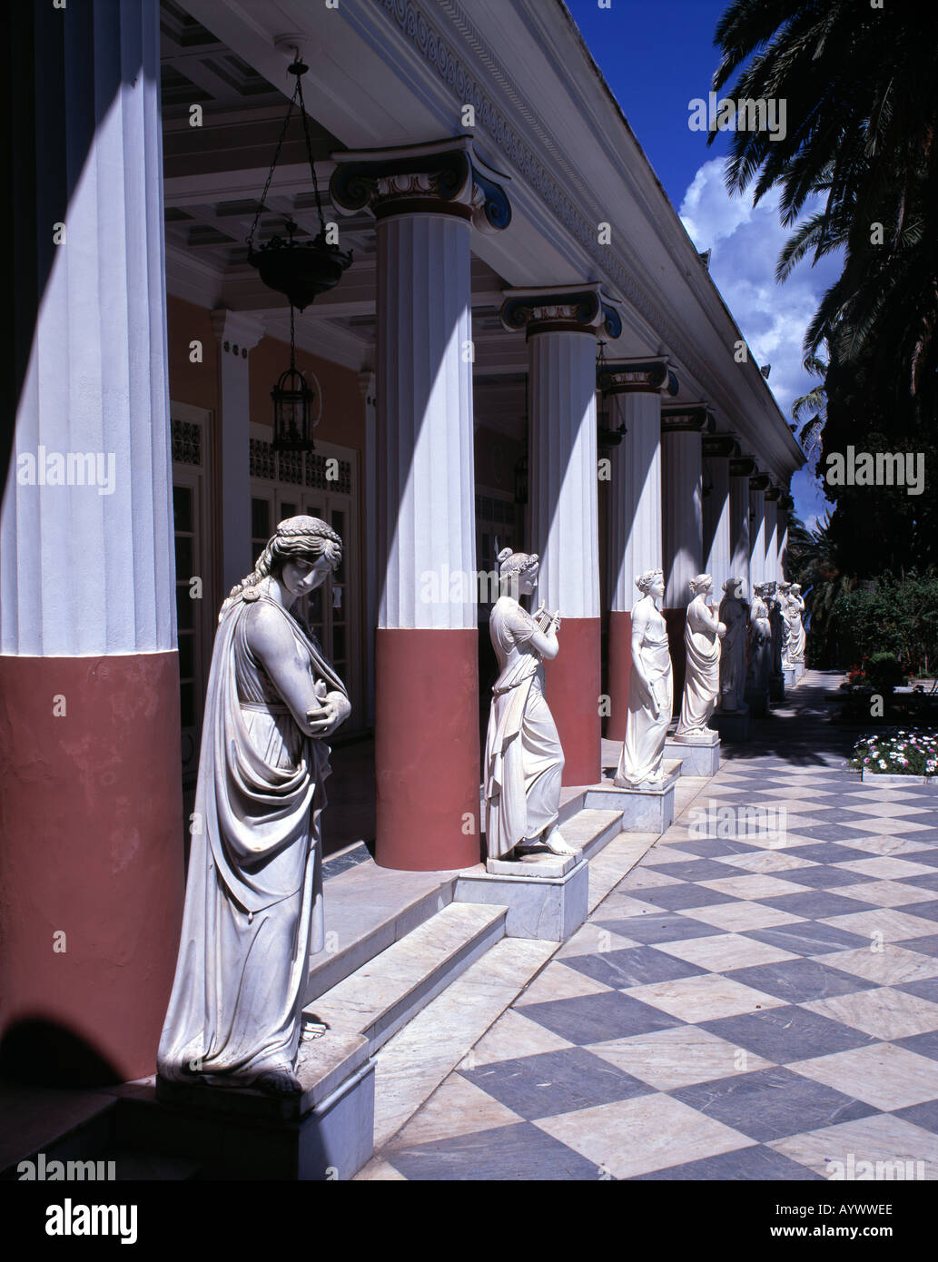 Musen-Statuen Im Achilleion bei Gastouri Auf Korfu, Ionische Inseln, Griechenland Stockfoto