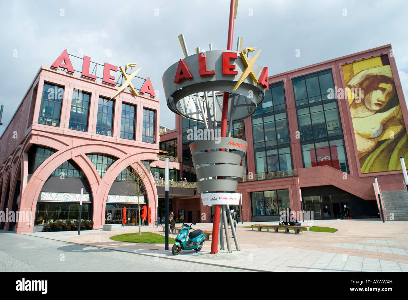 Äußere des neuen ALEXA Einkaufszentrum am Alexanderplatz in Berlin-Deutschland 2008 Stockfoto