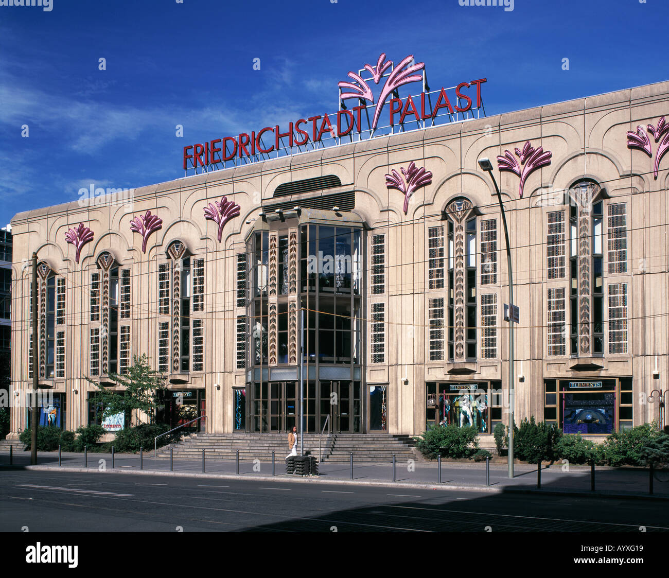 Friedrichstadt-Palast Revue-Theater in Berlin Stockfoto