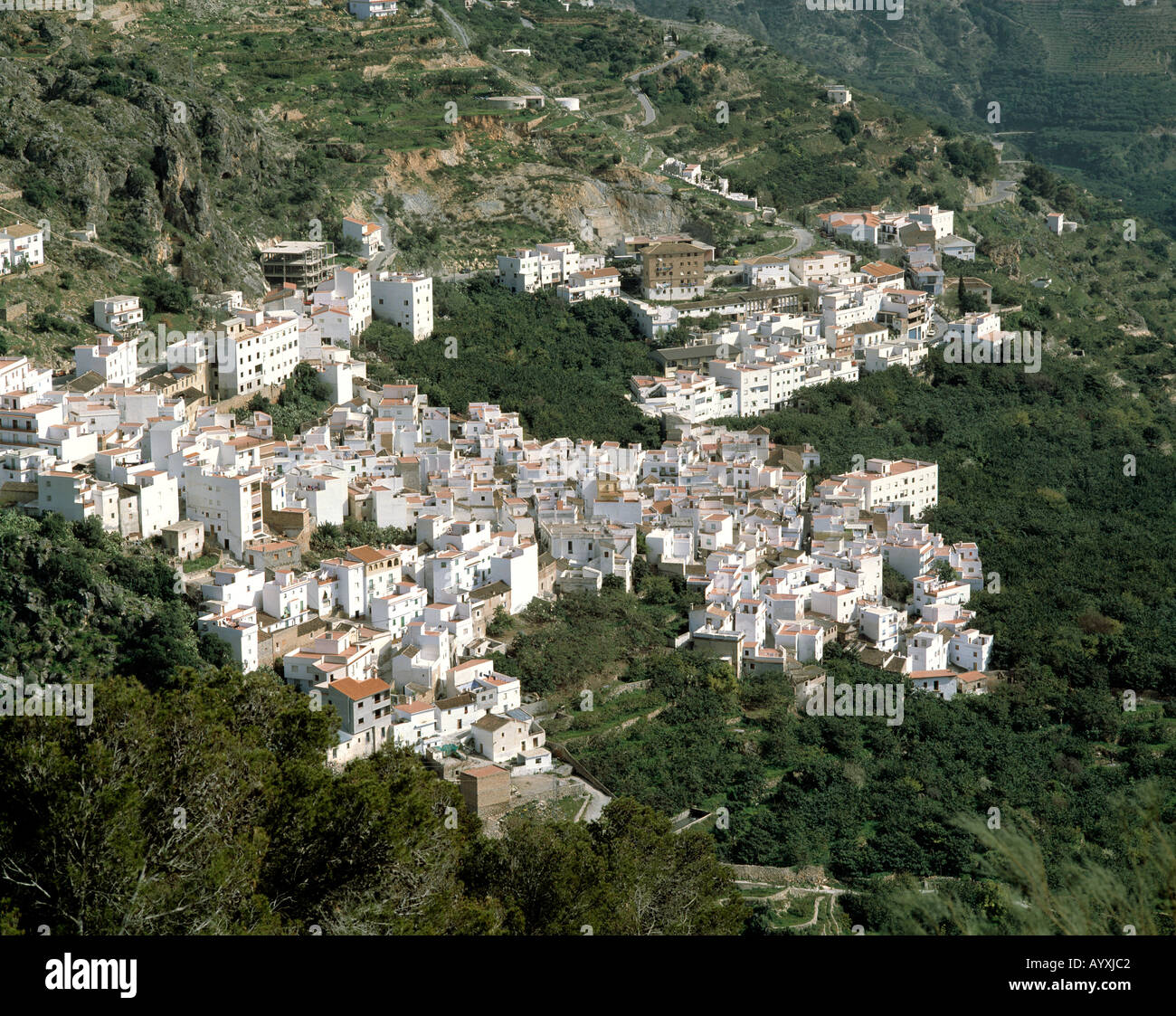 Berglandschaft, Stadt am Berghang, Weisse Haeuser, Weisse Stadt, Otivar, Granada, Andalusien Stockfoto