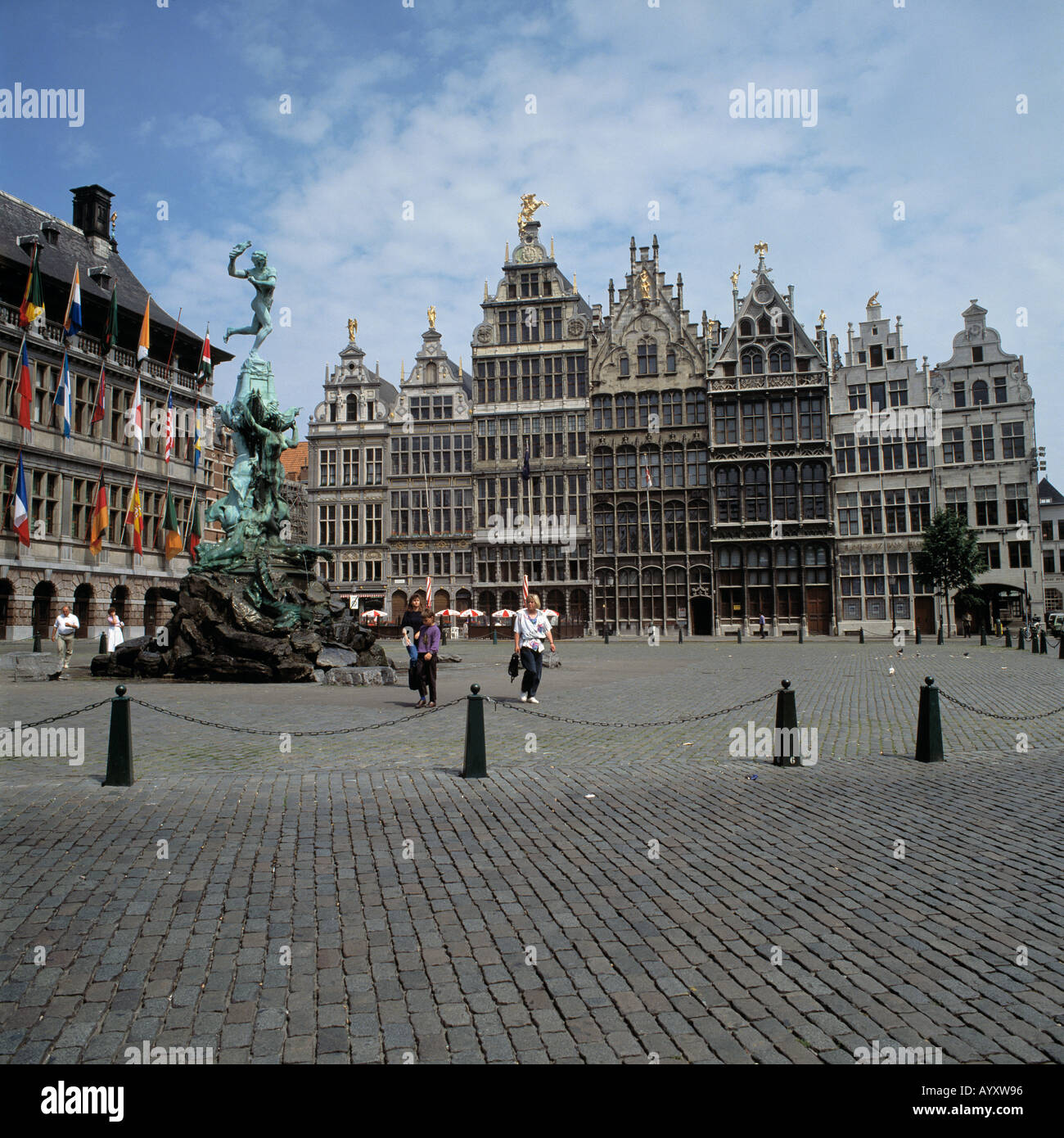 Marktplatz Und Gildehaeuser in Antwerpen Stockfoto