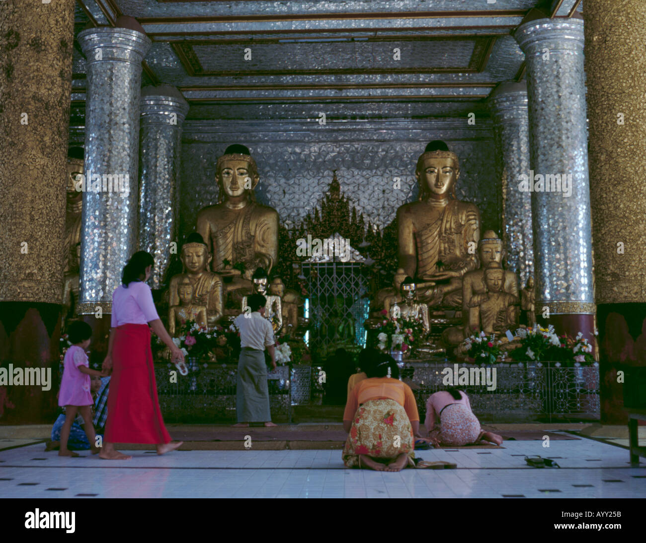 Schrein in der swedagon Pagode Komplexe, Rangun, Myanmar, Asien. Stockfoto