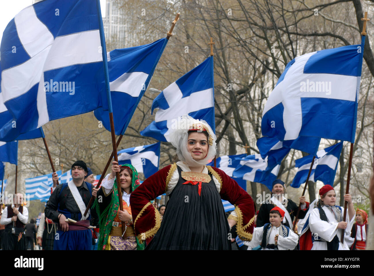 Griechische Amerikaner marschieren auf Fifth Avenue in New York Stockfoto