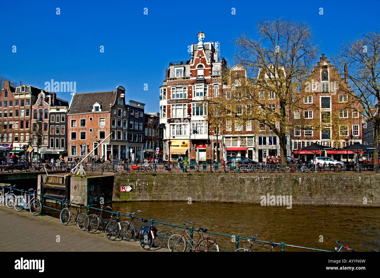 Amsterdam Holland Niederlande Nederland niederländische Stadt Architektur typisch Stadt Zentrum Monument Stockfoto