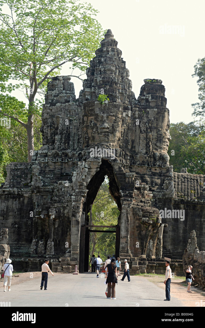Kambodscha, Angkor Thom, späten 12. Jahrhundert A.D. South Tor führenden, Angkor Thom. Stockfoto