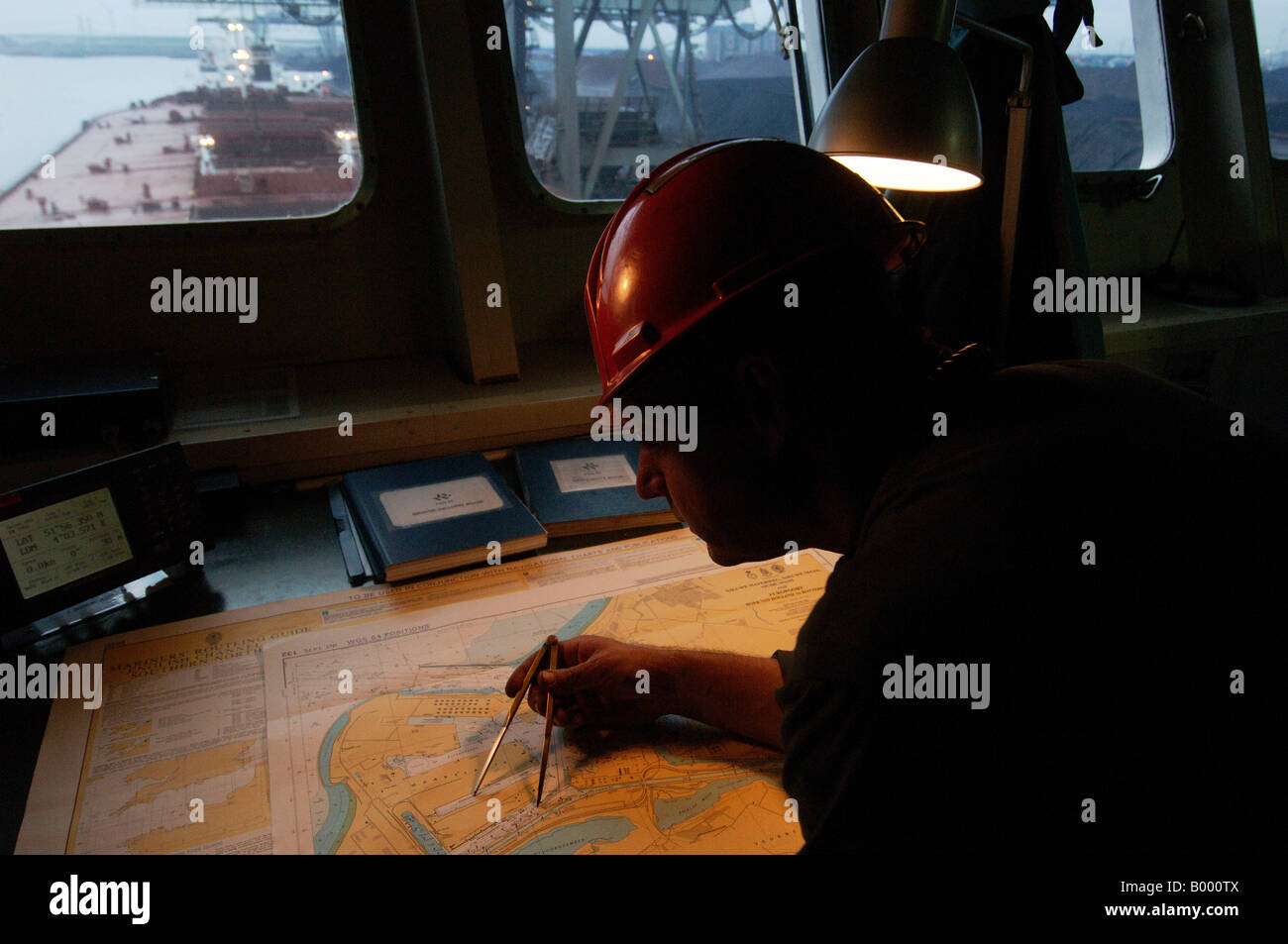 Rotterdamer Hafen angedockt die Brücke ein Massengutfrachter auf der EMO trocken Bulk terminal auf der Maasvlakte Stockfoto